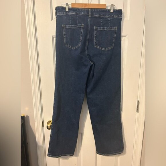 Torrid Bombshell Straight Jeans 14 R - Picture 2 of 6